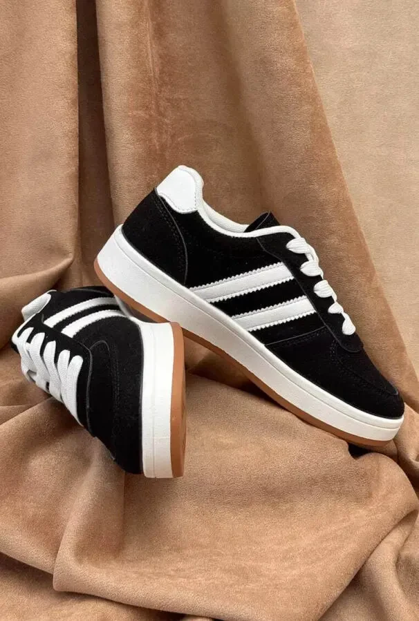 Стильні та легкі жіночі кросівки Stilli у базових відтінках. 3