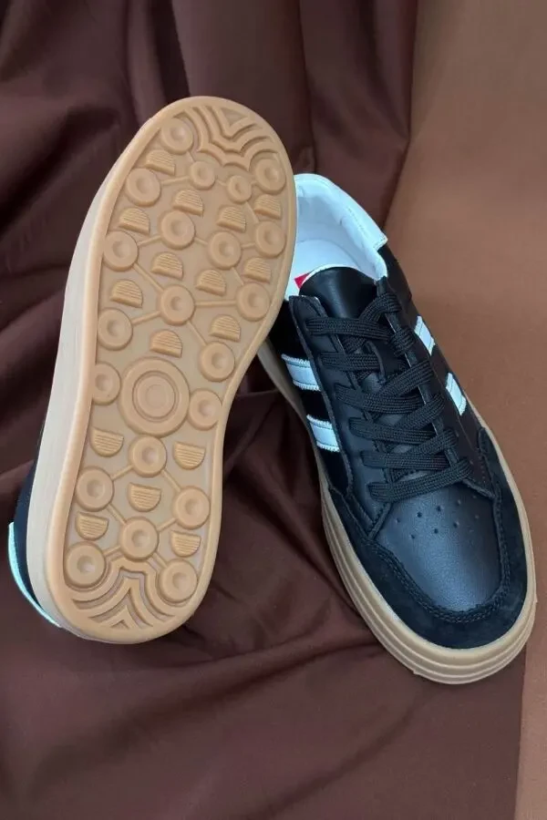 Стильні демісезонні кросівки Stilli у чорно-бежевому поєднанні. 4