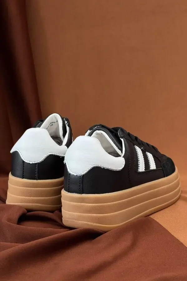 Стильні демісезонні кросівки Stilli у чорно-бежевому поєднанні. 3