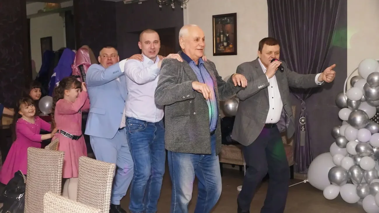 Ведущий,ди-джей, вокалист, баяянист, фотограф 6