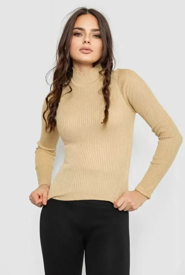 Жіноча водолазка в рубчик - ідеальна база для весняних образів. 10