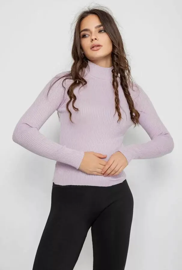 Жіноча водолазка в рубчик - ідеальна база для весняних образів. 9