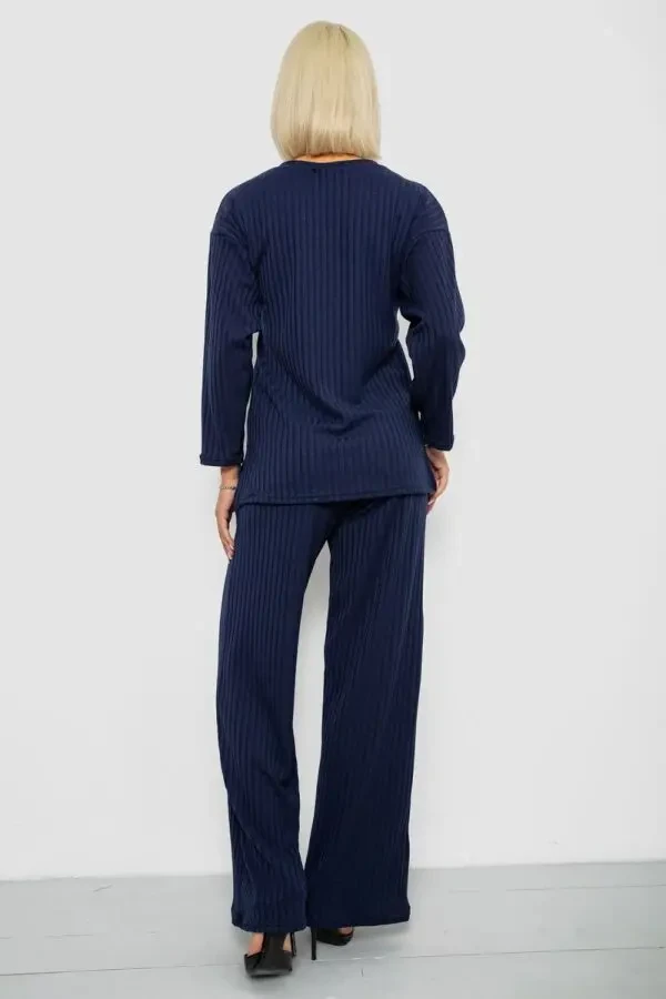 Жіночий трикотажний костюм у рубчик - стильний комфорт на кожен день. 3