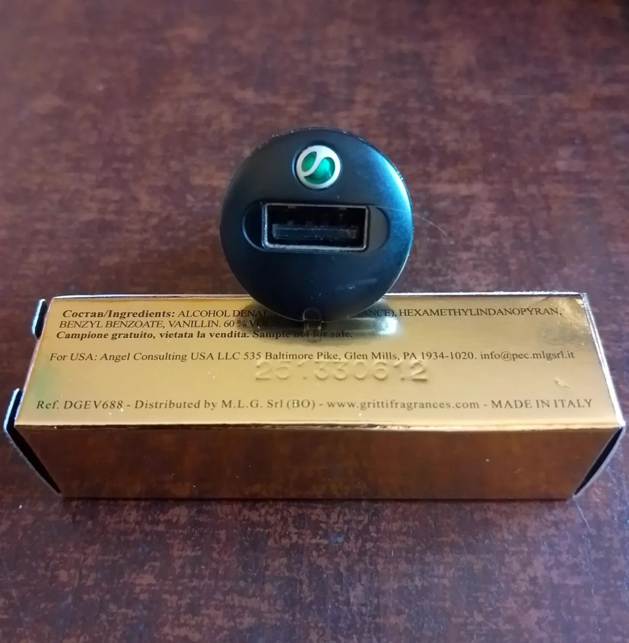 Зарядний автомобільний пристрій Sony