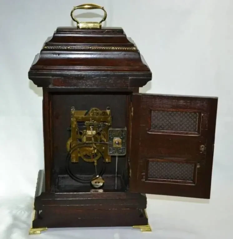 Большие каминные часы 3