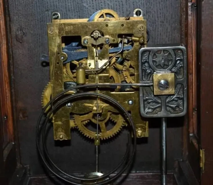 Большие каминные часы 4