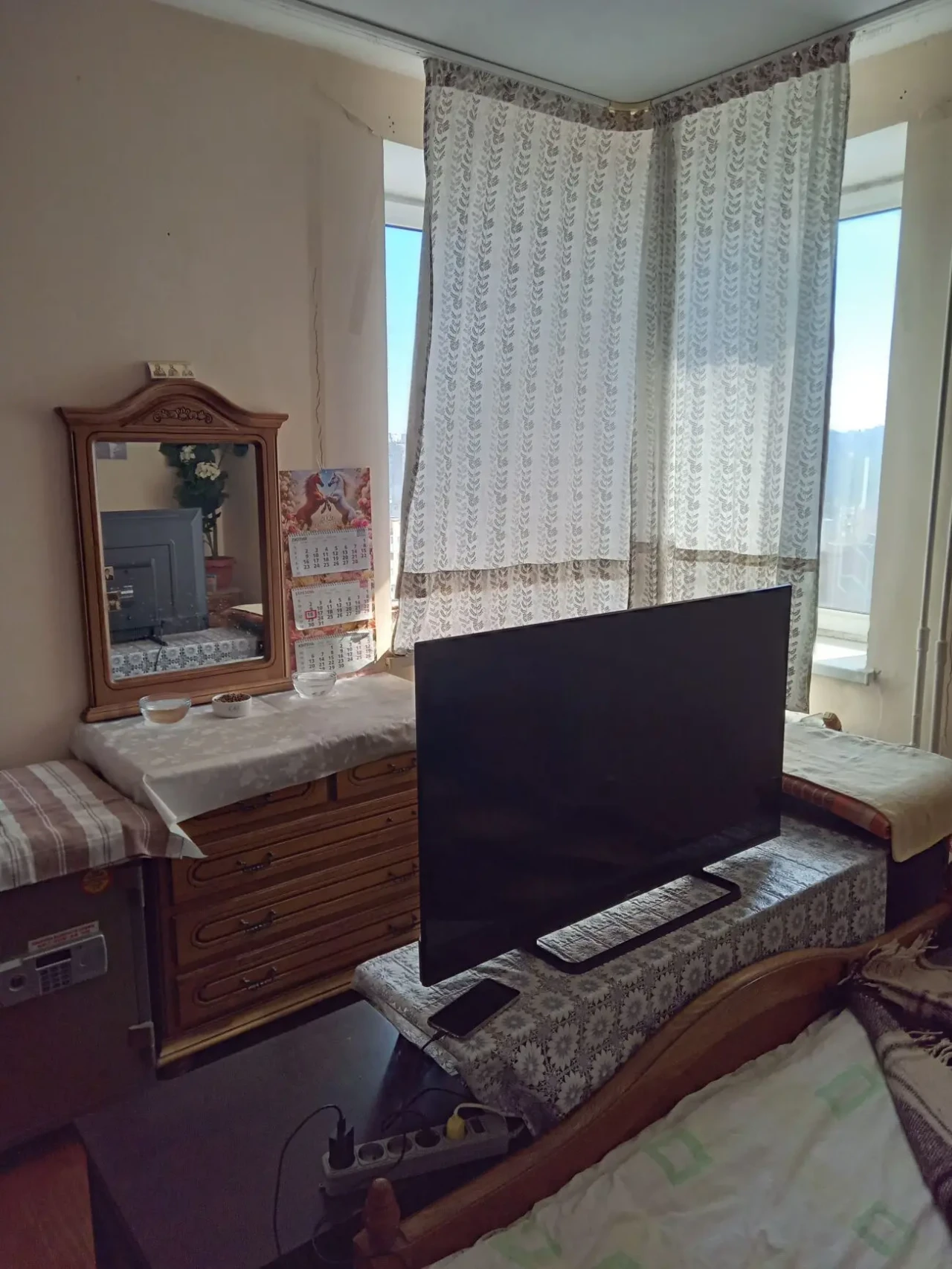 Продам 2 кімнатну квартиру вул. Ахматової 45 6