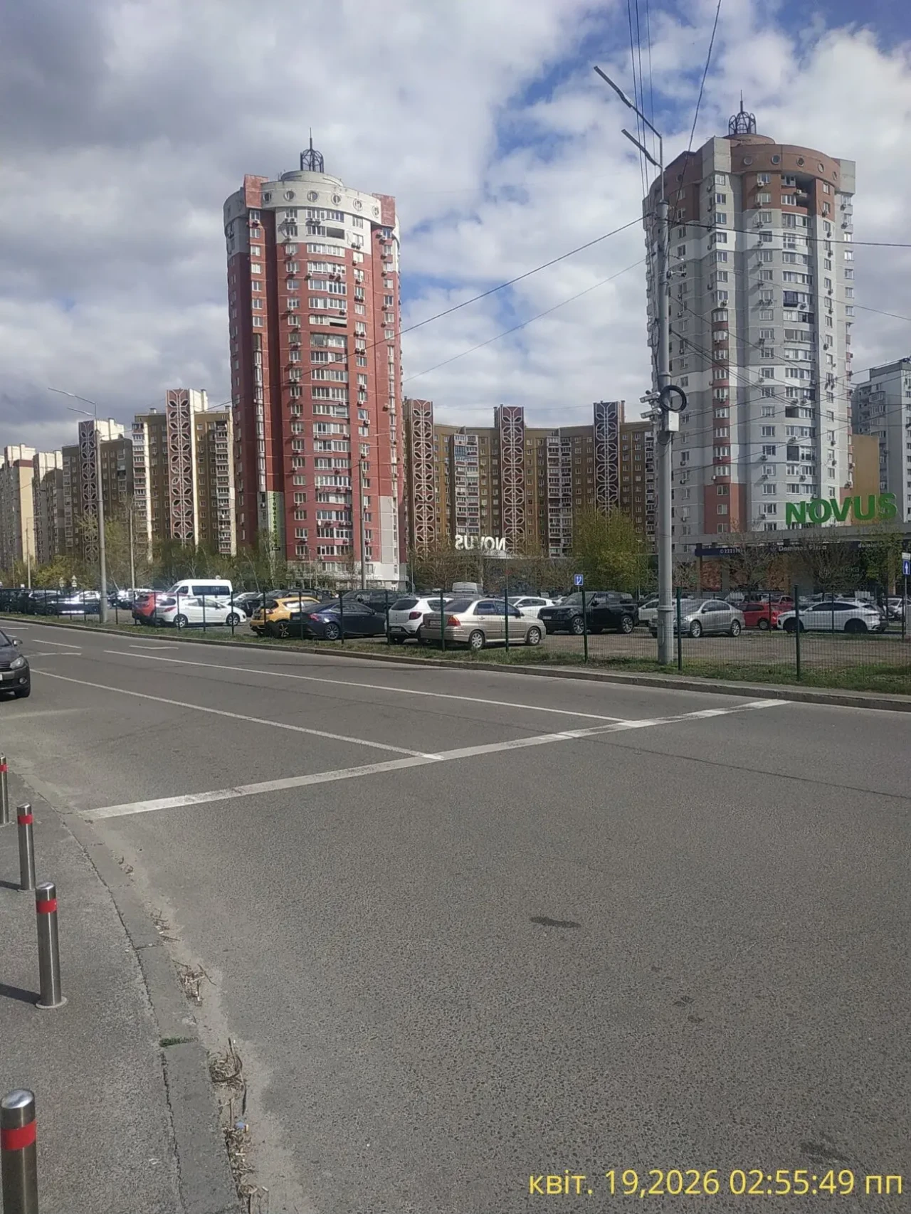 Продам 2 кімнатну квартиру вул. Ахматової 45 9
