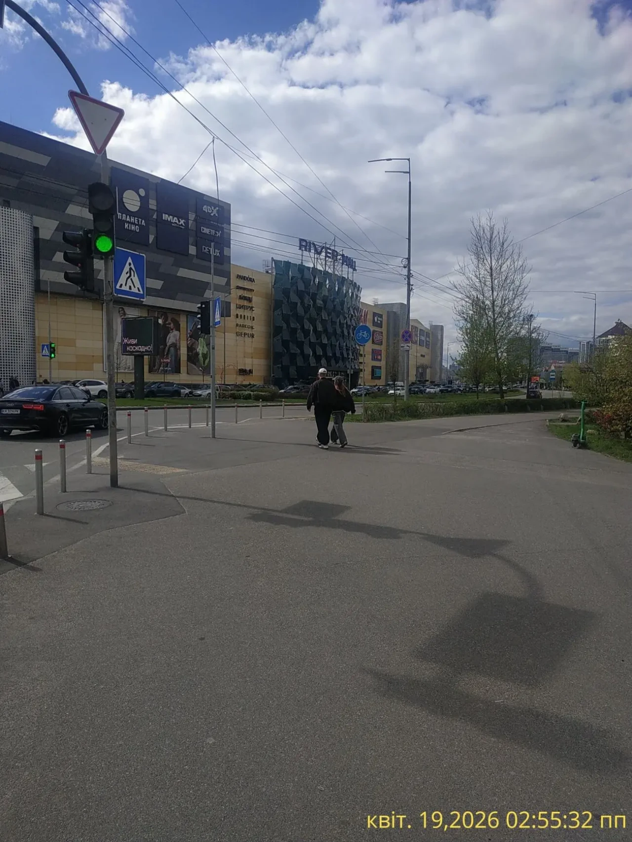 Продам 2 кімнатну квартиру вул. Ахматової 45 8