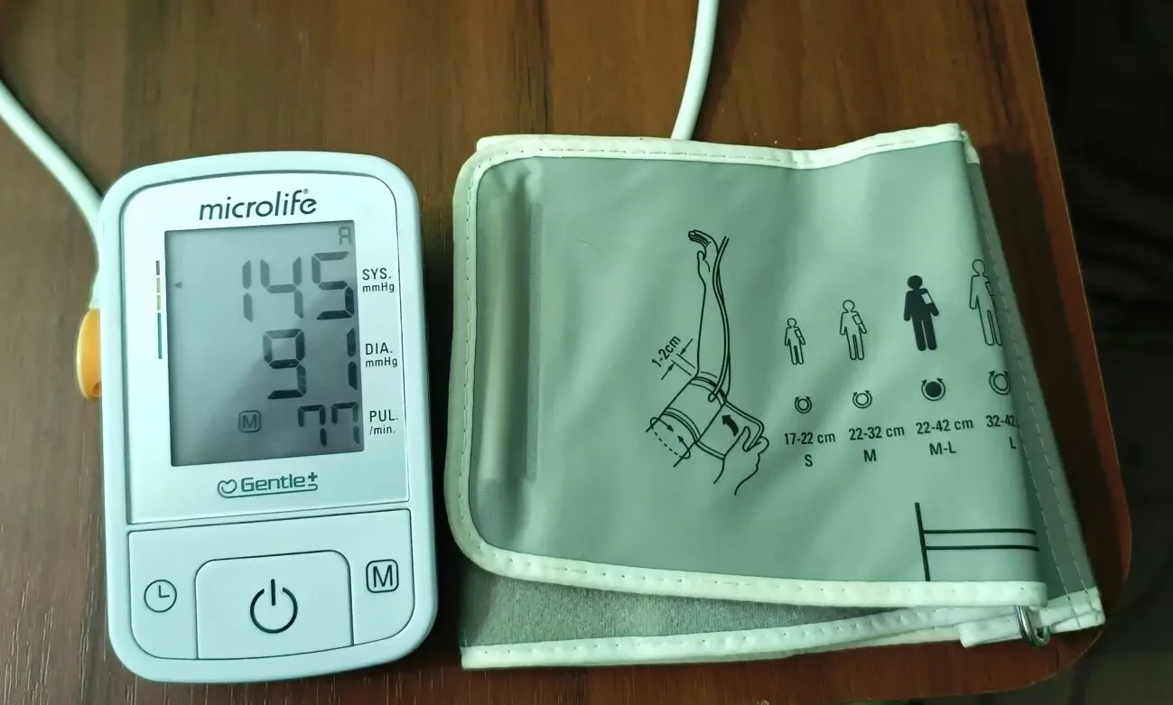 Дешево автоматический тонометр Microlife BP A2 Basiс