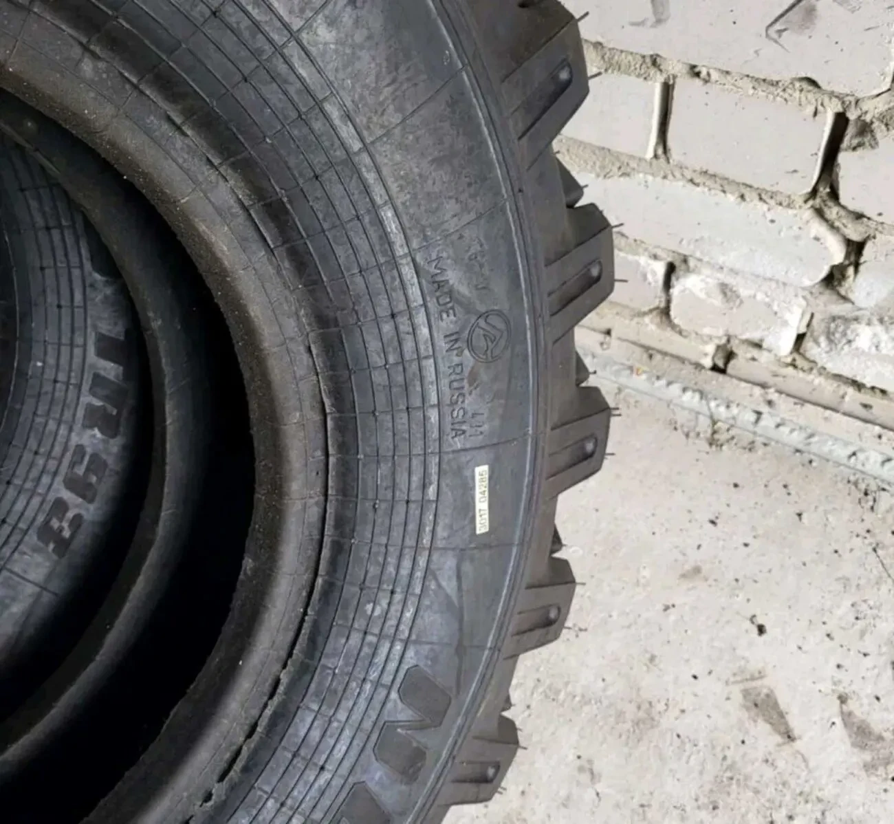 продам шины на ЗИЛ 130/131 3