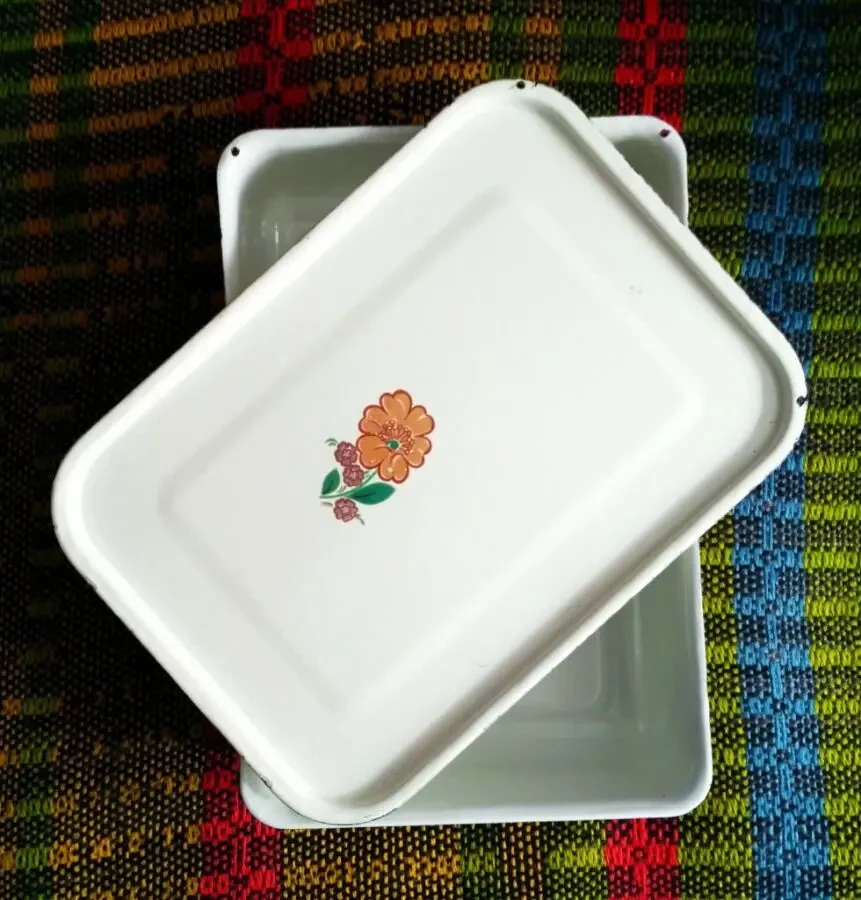 Посуда судок, лоток, форма новая эмалированная с крышкой, качество с