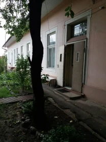 Будинок у центрі Ужгорода (чеська архітектура, під житло або бізнес)