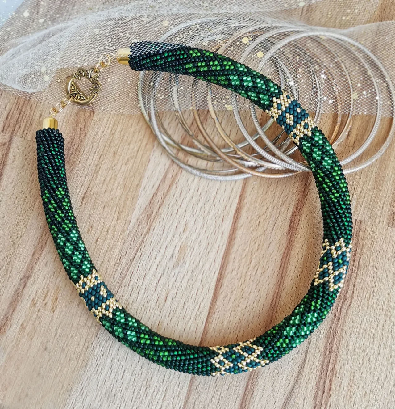 Прикраса із бісеру джгут-кольє Смарагдові чари 3