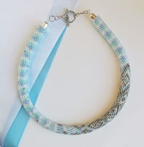 Прикраса із бісеру кольє-джгут Туман