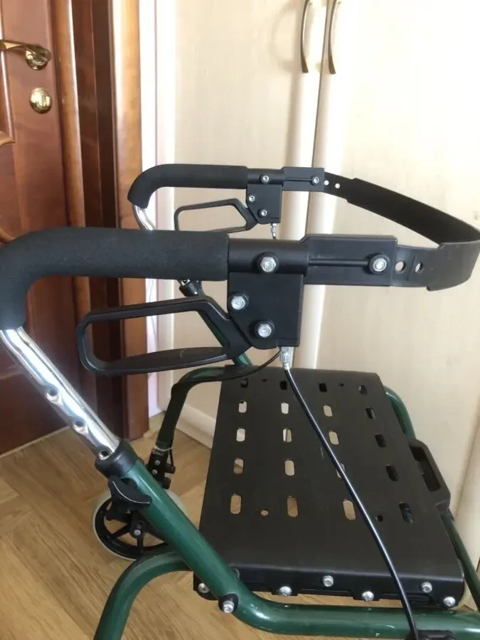 складаний алюмінієвий ходунок роллатор Ovation Soft Seat. 4