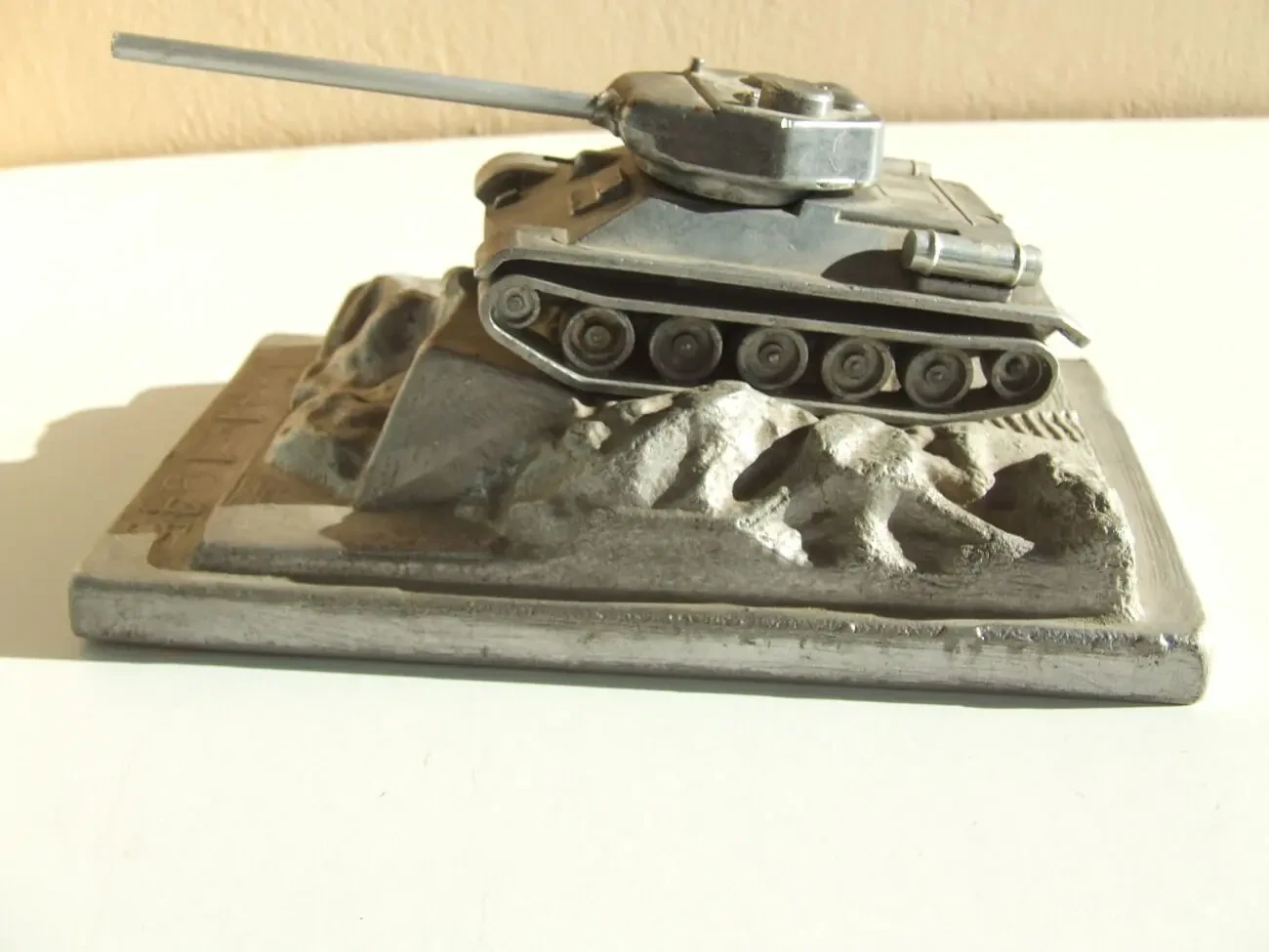 Танк Т-34 на постаменті 1941-1945 рік 1970 роки роз. 22 х 12 х11 см. 6