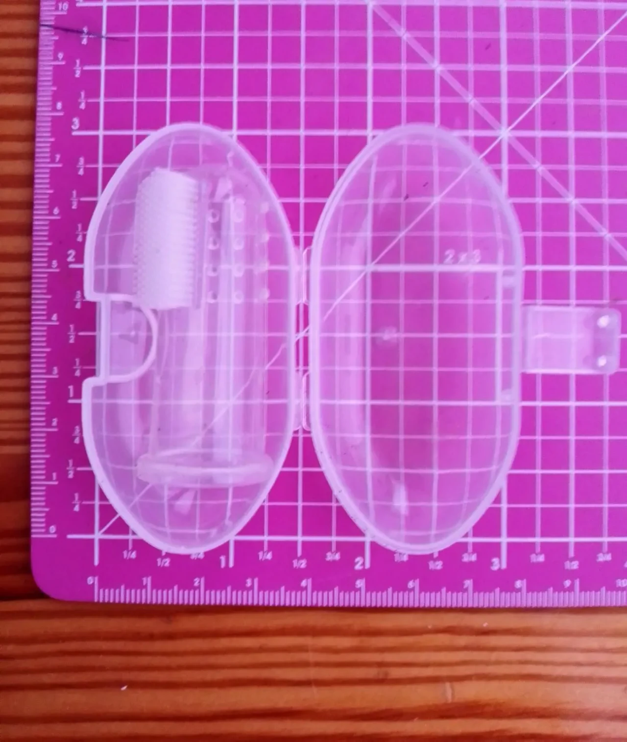 Зубная щетка силикон на палец, в футляре, для животных