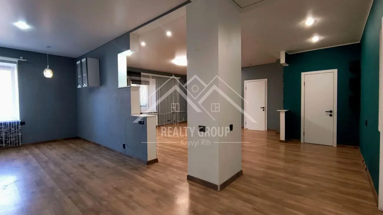 Продам 4к кв на Соцмісті з ремонтом 4