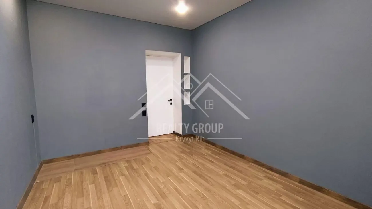 Продам 4к кв на Соцмісті з ремонтом 7