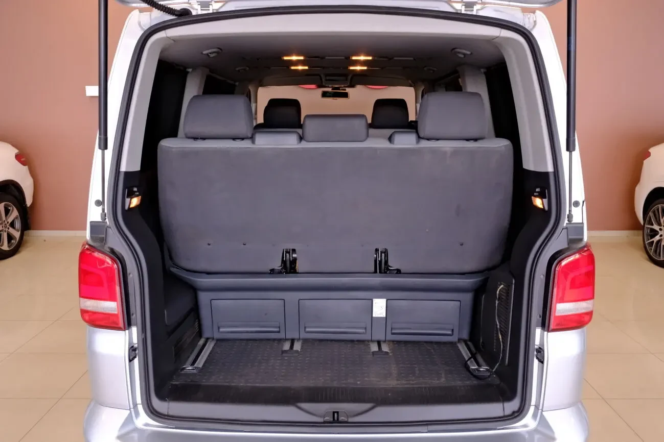 Volkswagen Multivan 9