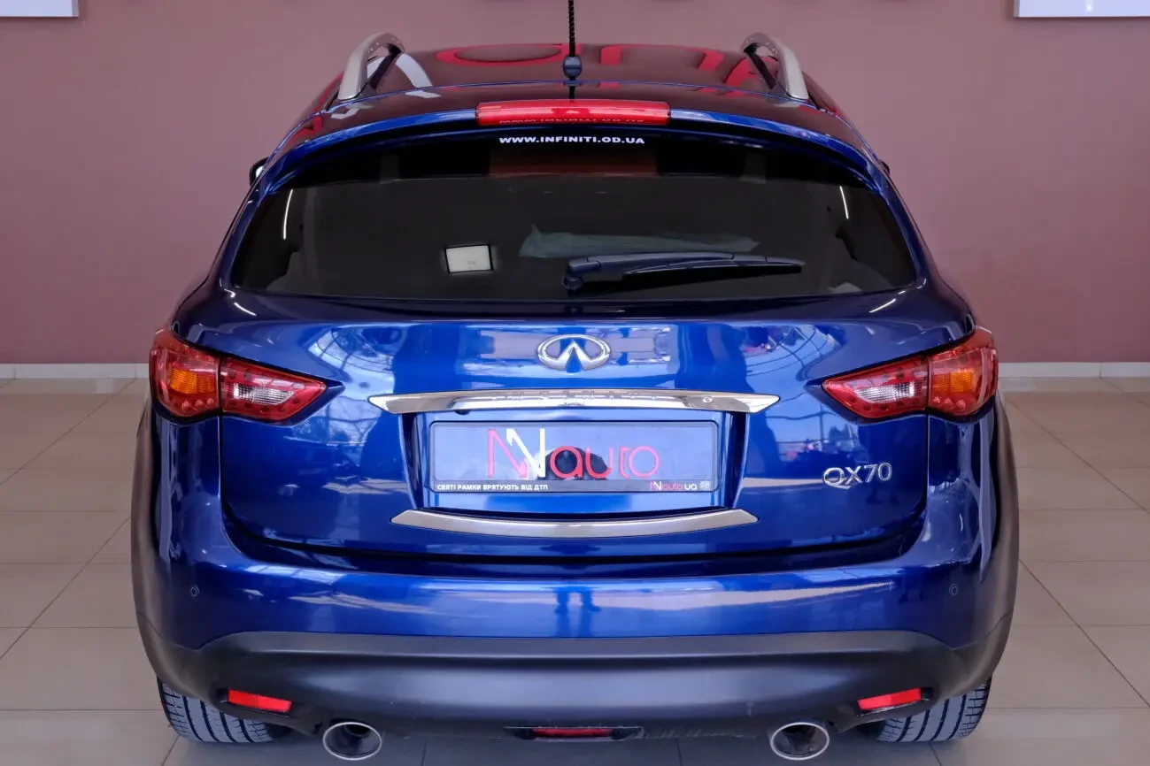 Infiniti QX70 6