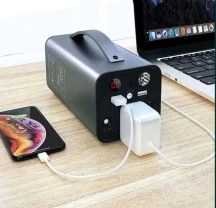 зарядна станція для ноута чи освітлення