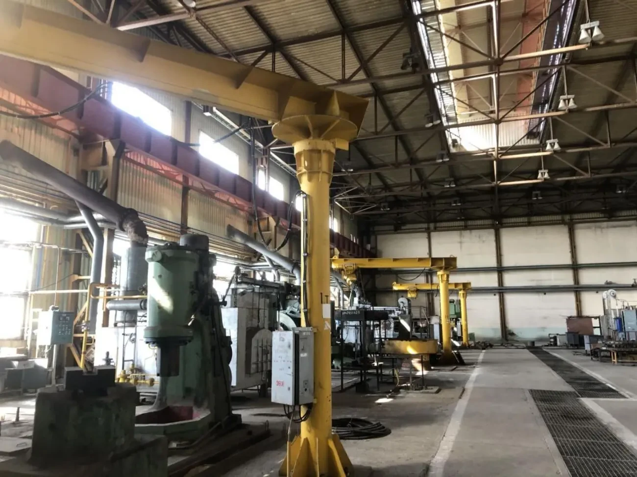 Продаж консольного поворотного крана (б/у)