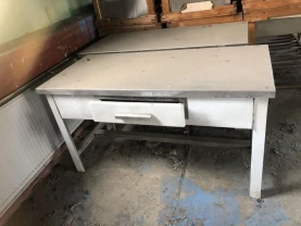 Продаж столів з нержавіючої сталі