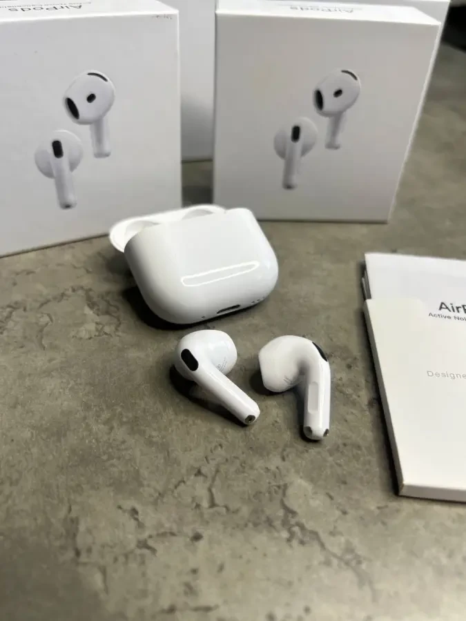 Apple AirPods 4