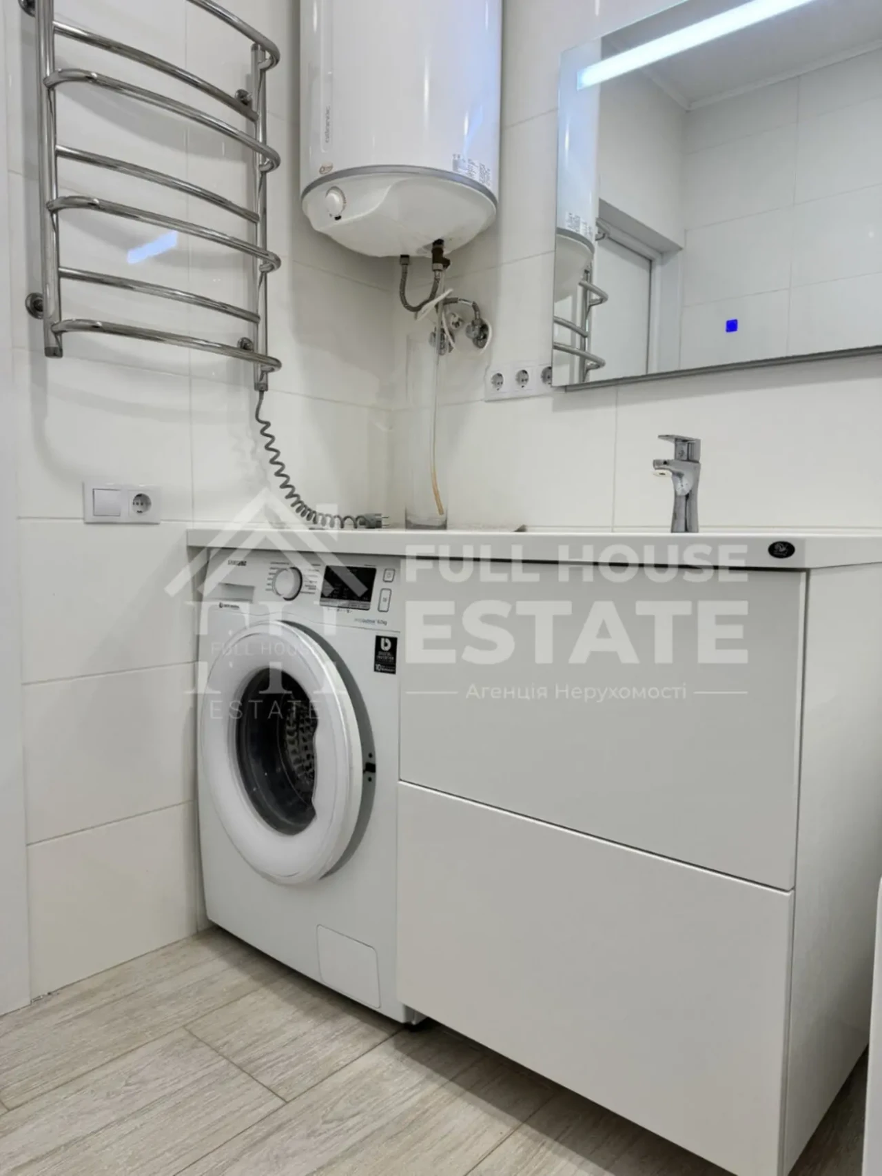 Здаю 3-кім. квартиру квартира біля метро Позняки, 77 кв.м. Є генератор 4