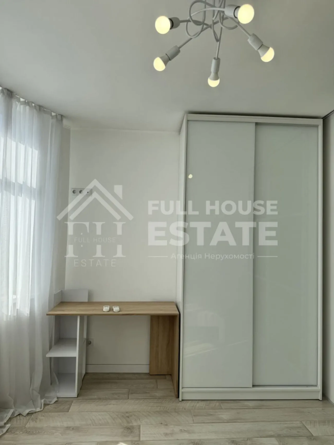 Здаю 3-кім. квартиру квартира біля метро Позняки, 77 кв.м. Є генератор 9