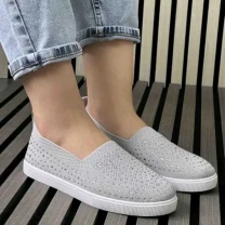 Жіночі стильні мокасини