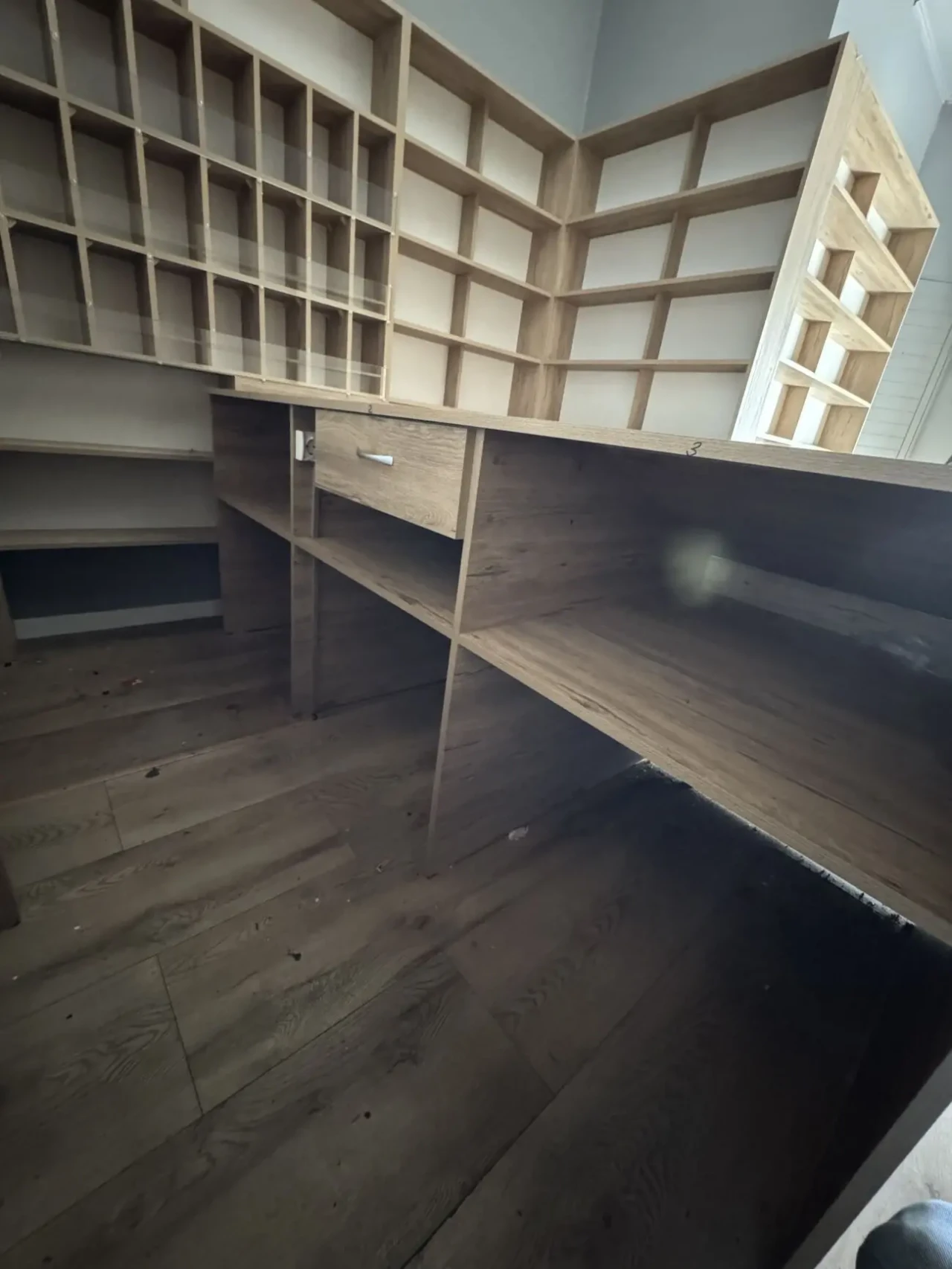 Терміново Київ. Продам стелажі та вітрину - можна окремо 8