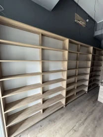 Терміново Київ. Продам стелажі та вітрину - можна окремо