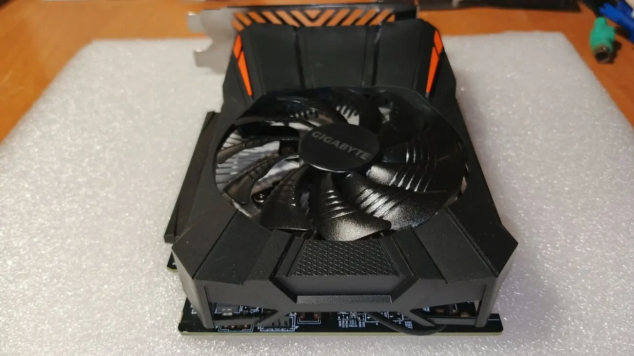 Видеокарта GeForce GTX 1050 2 ГБ Gigabyte D5 (GV-N1050D5-2GD) (Новая) 4