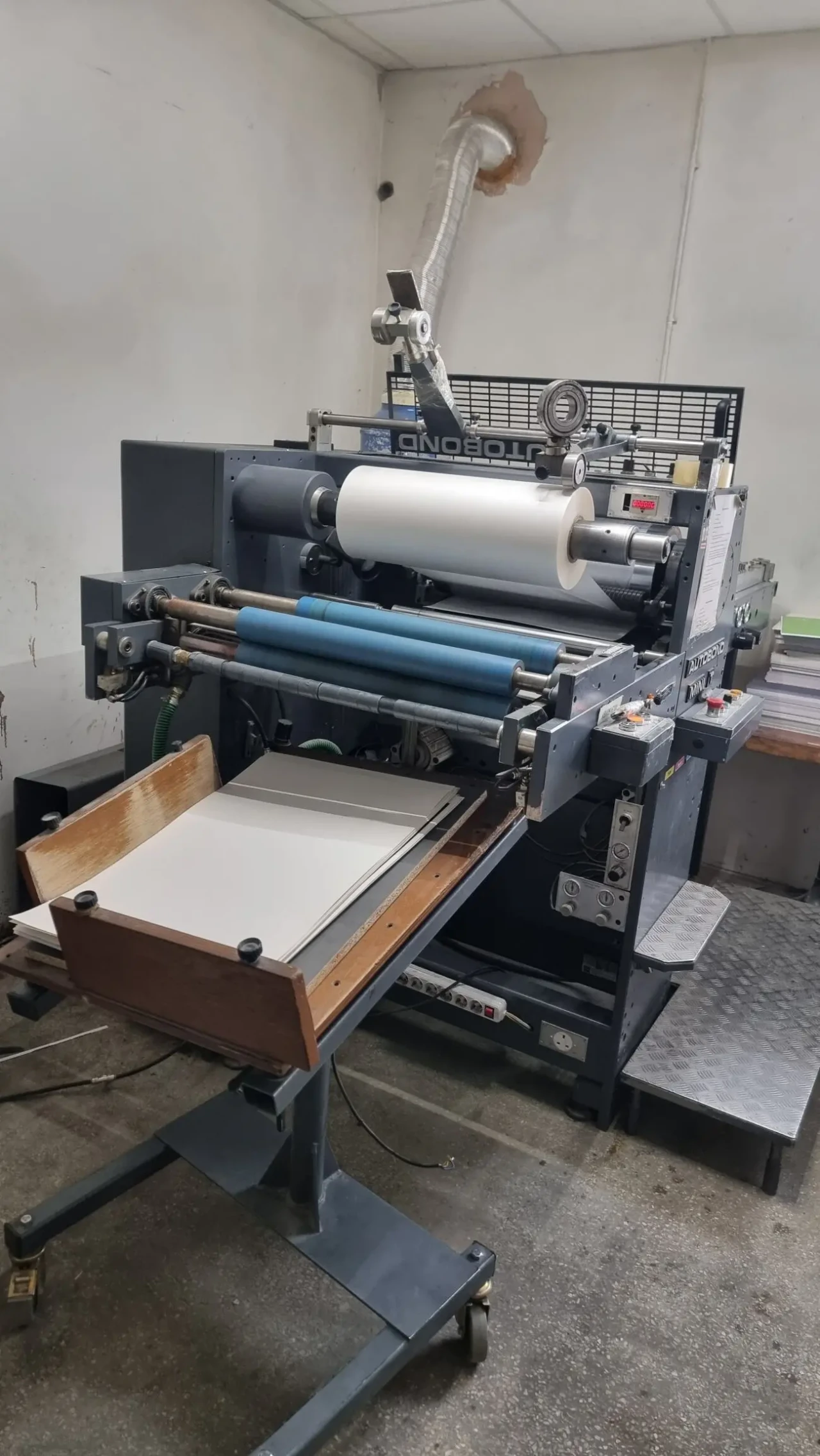 Автоматичний ламінатор В2 формат.