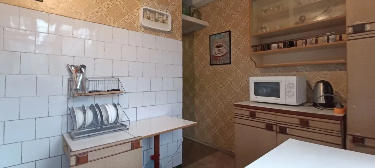 Подобово 3кімнатна з двома спальнями в Києві поруч з метро Лівобережна 5