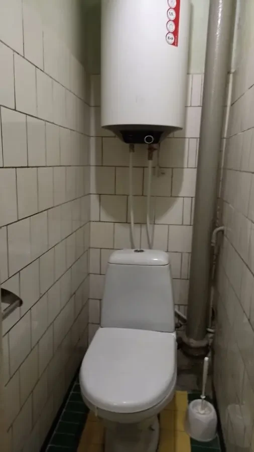 Подобово 3кімнатна з двома спальнями в Києві поруч з метро Лівобережна 9