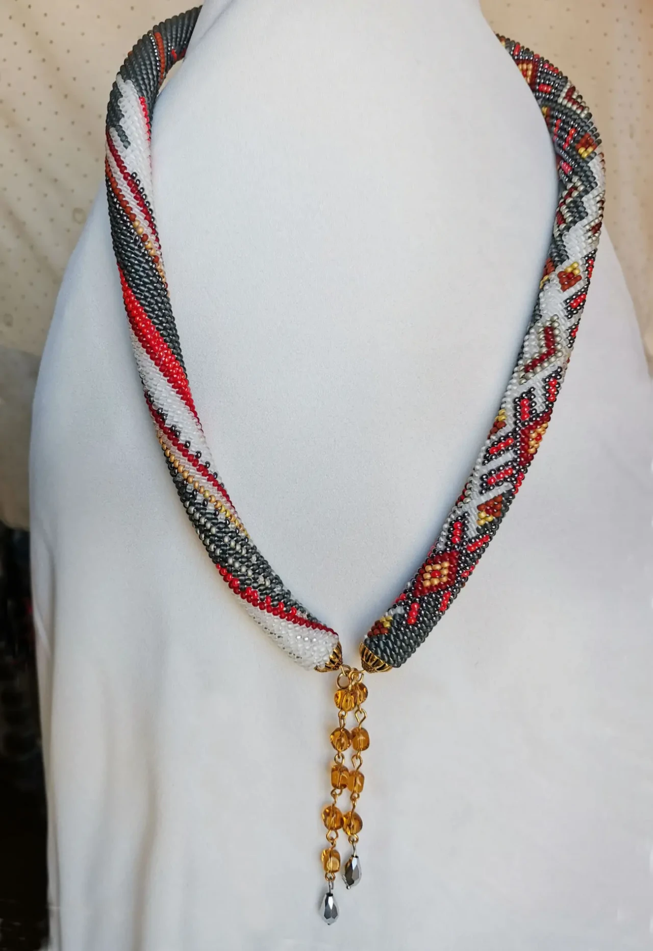 Прикраса із бісеру кольє-джгут Грація 6