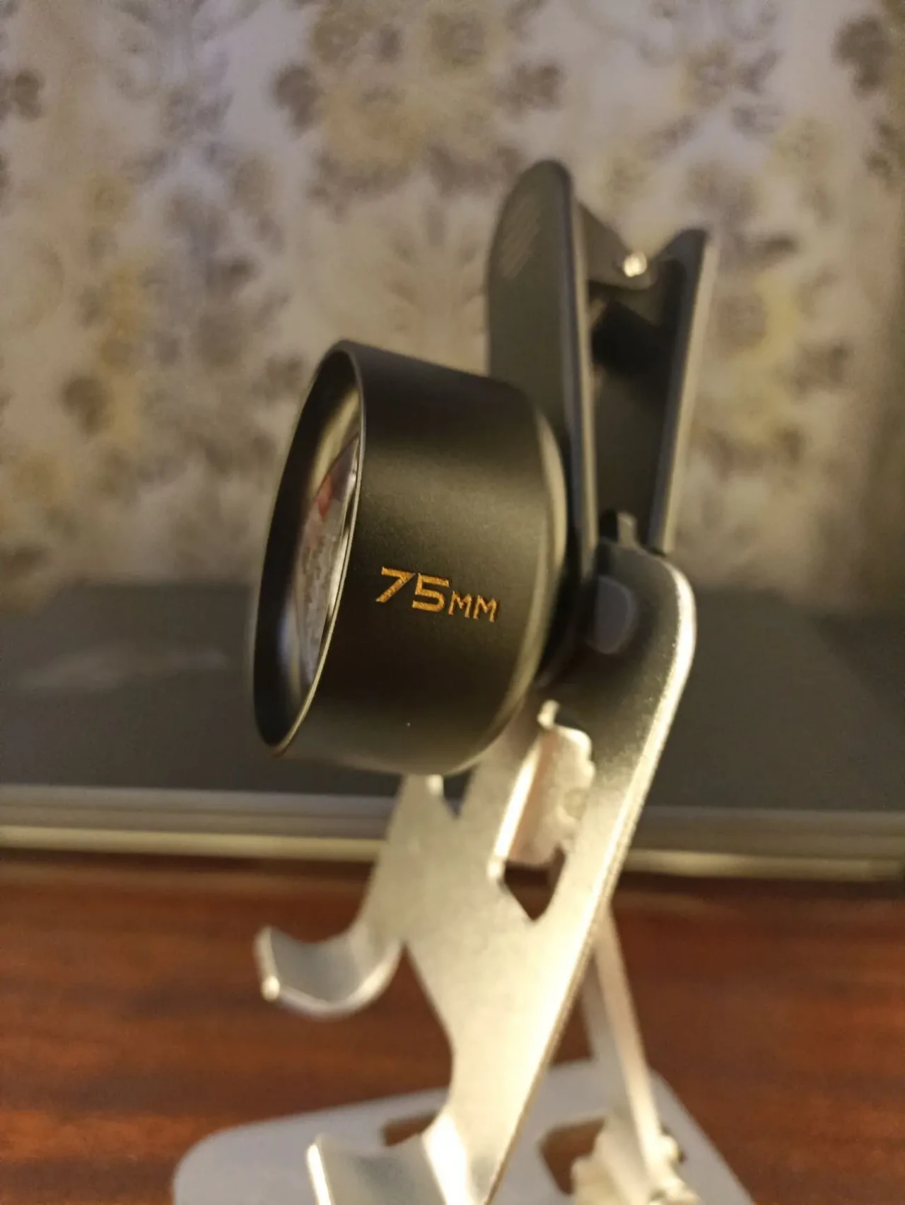 Обьектив для телефону 75мм макро