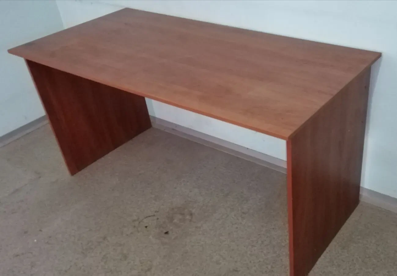 Стіл офісний