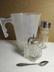 Баночка для горчицы и мини ложечка, солонка, мерный стакан, для кухни