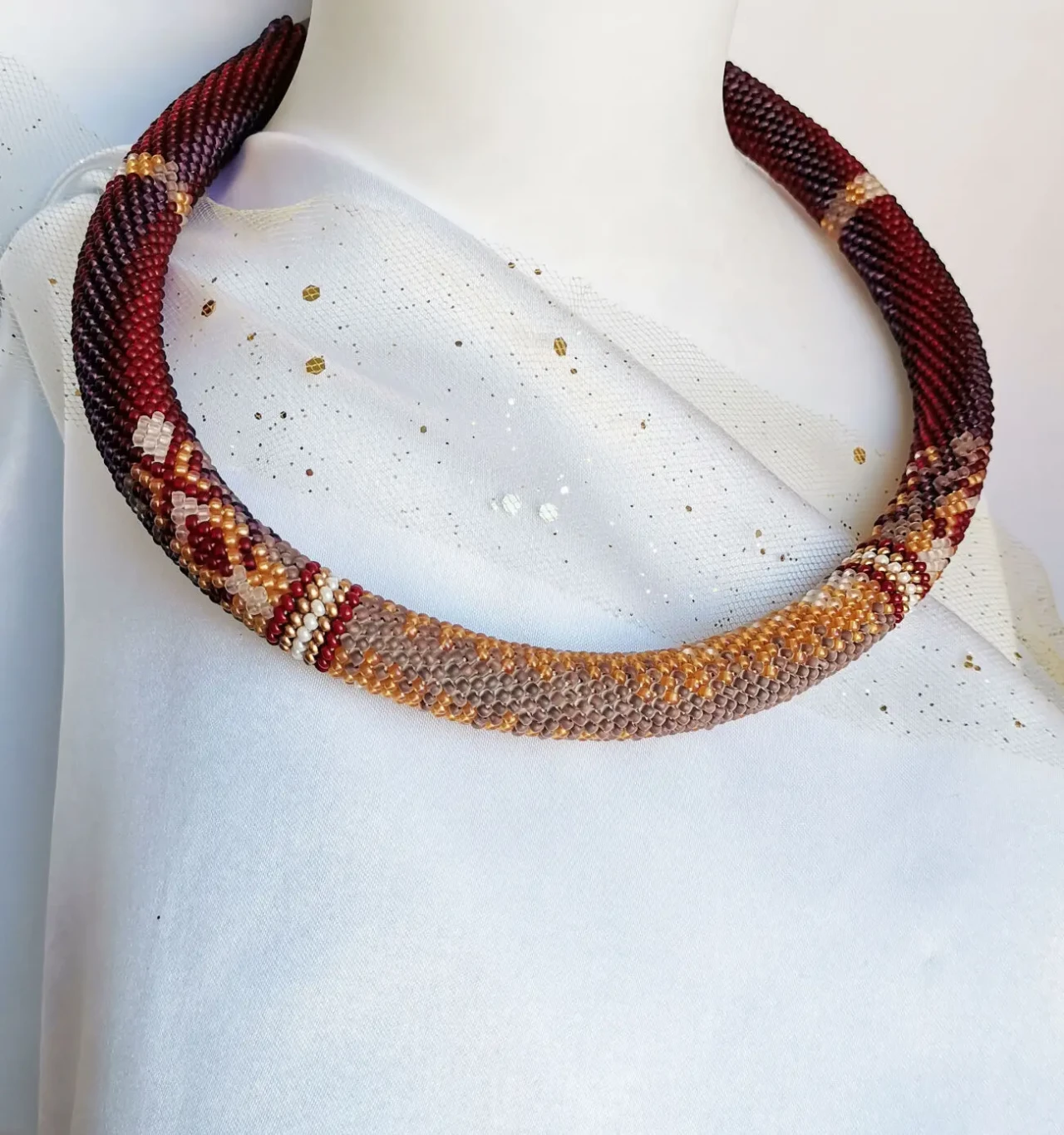 Прикраса із бісеру кольє-джгут Елегія 4