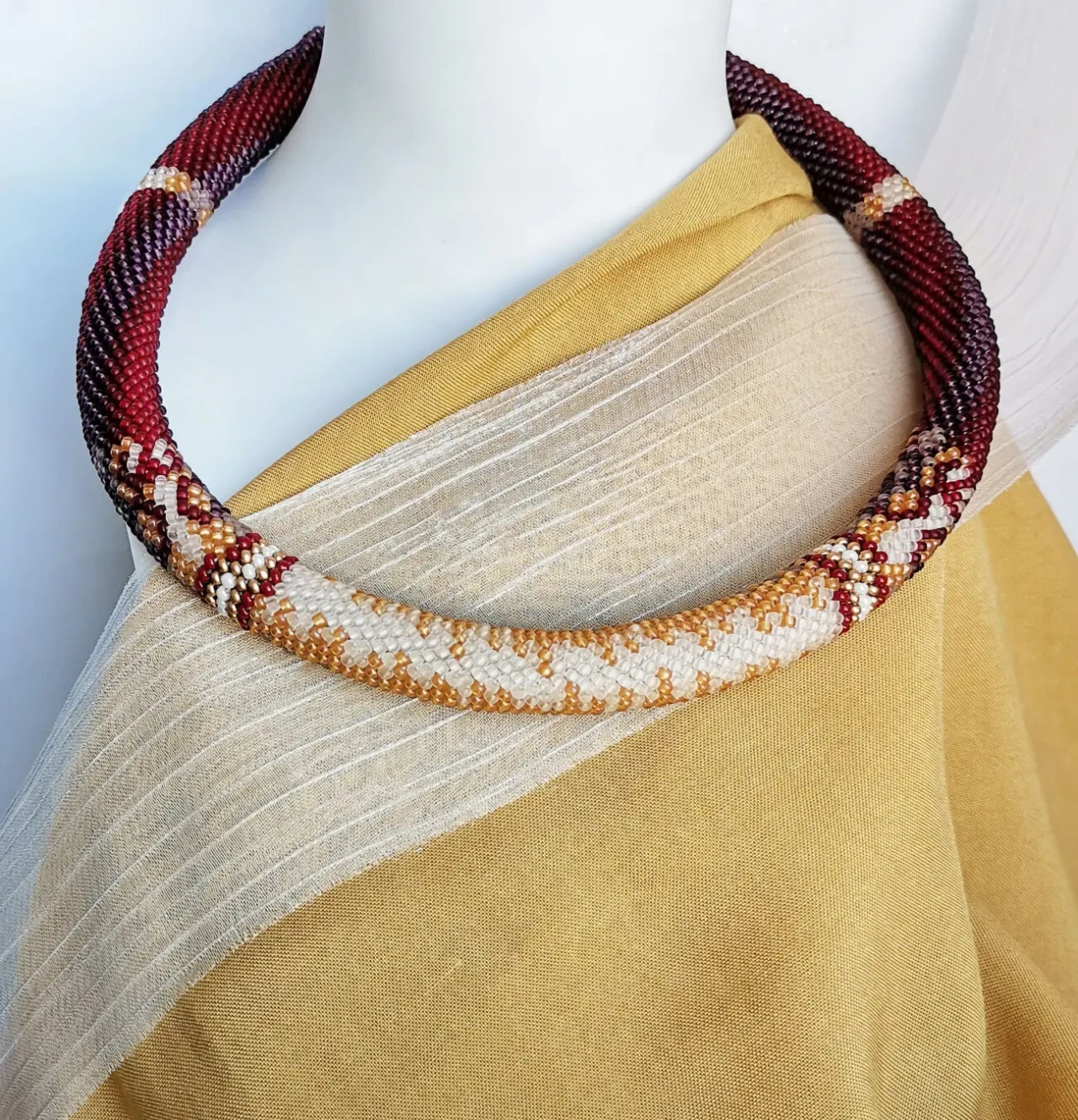 Прикраса із бісеру кольє-джгут Елегія 7