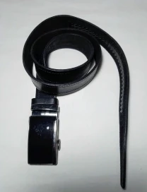 Черный ремень кожаный мягкий мужской пояс, пряжка защелка полуавтомат