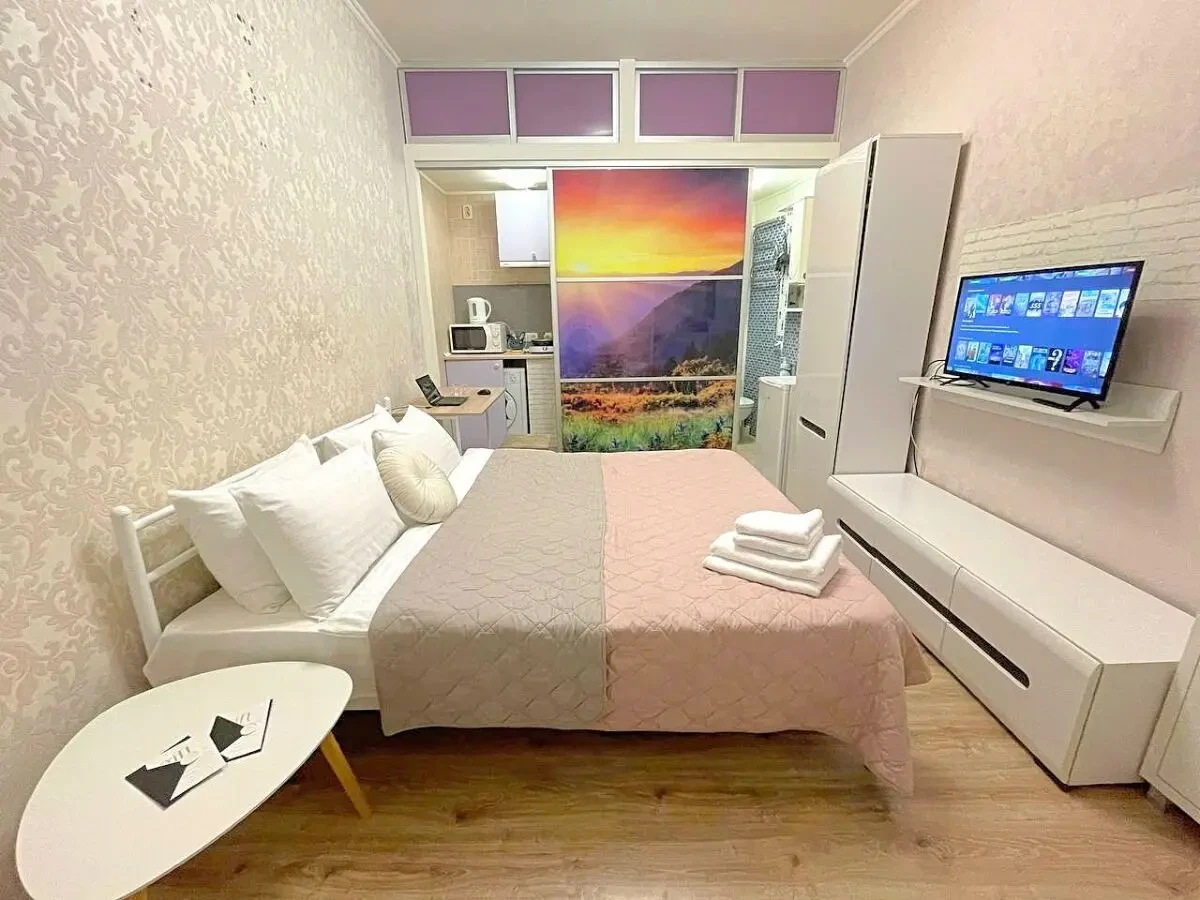 Лавандовий колір Однокімнатна квартира біля ЦУМу в центрі Полтави