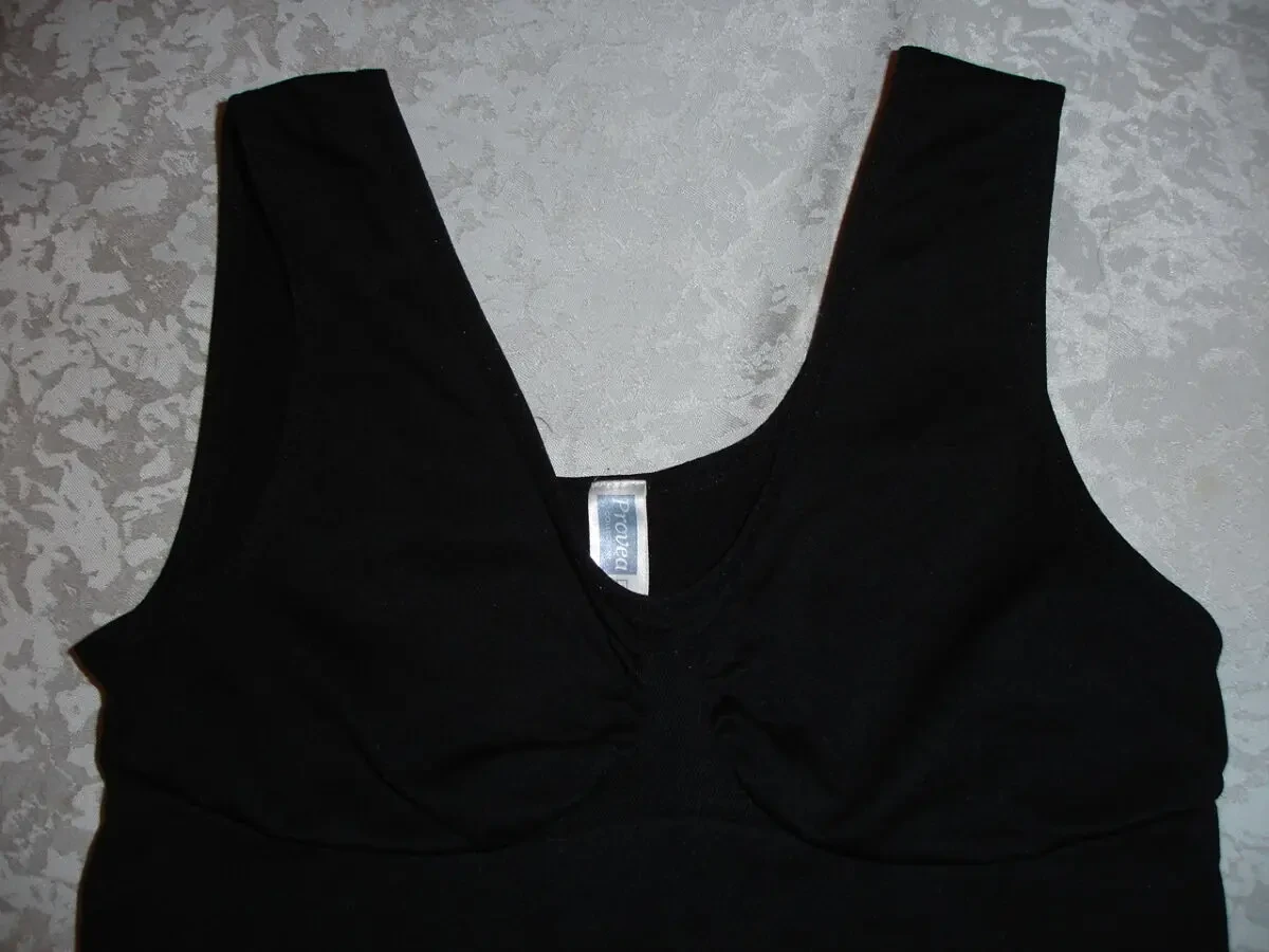 БЛУЗА/майка L-ка ЧОРНА спорт. типу. БРЕНДОВА. Без бокових швів. 3