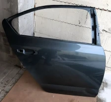 Skoda Octavia Дверь задняя правая 5E5833052B 5E5833052