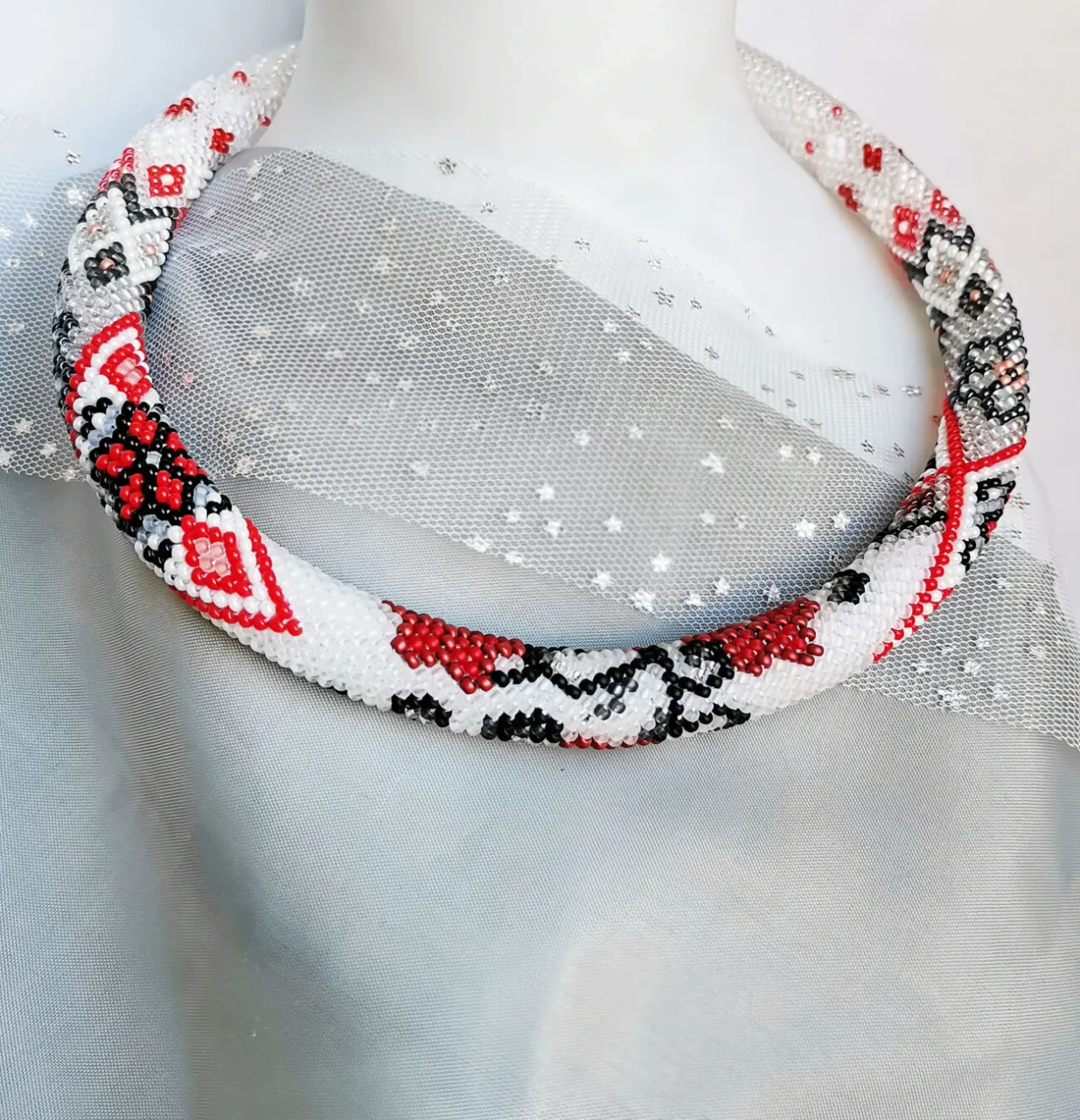 Прикраса із бісеру кольє-джгут Літопис долі 4